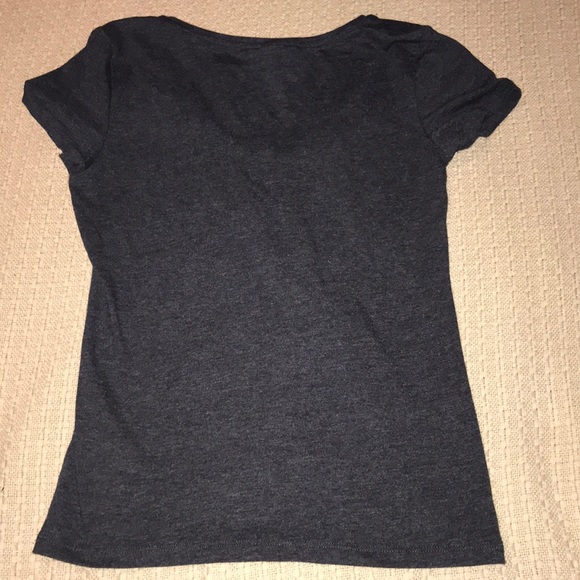H&M basic small V-neck tee - Picture 4 of 5